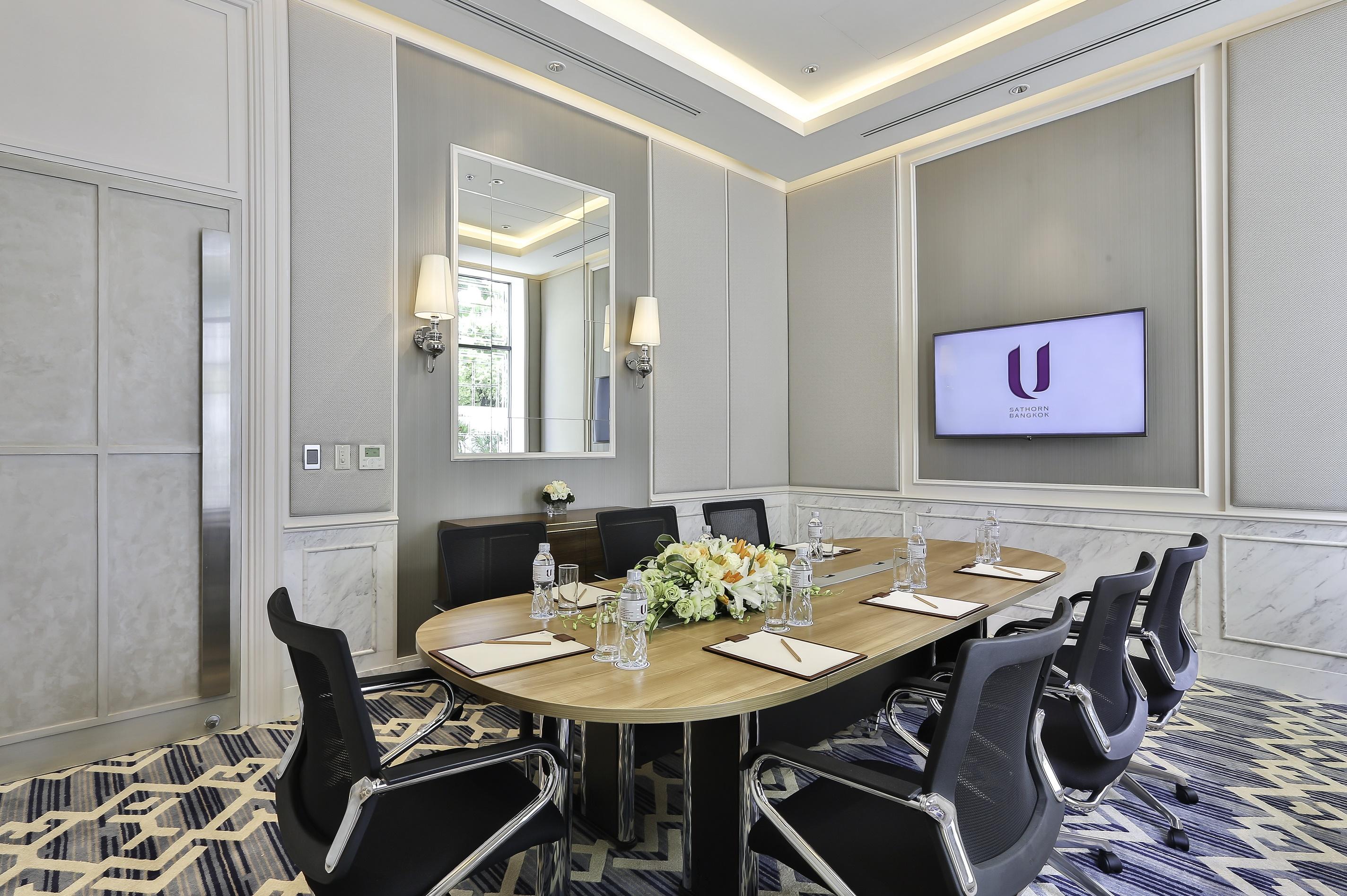 U Sathorn Bangkok - SHA Extra Plus Bagian luar foto