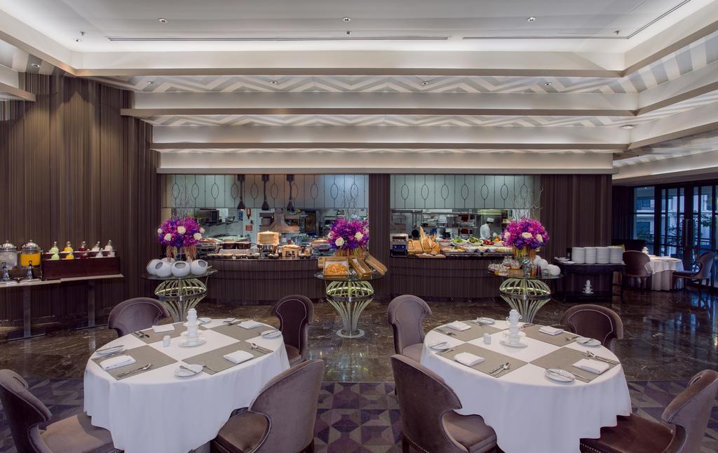 U Sathorn Bangkok - SHA Extra Plus Bagian luar foto